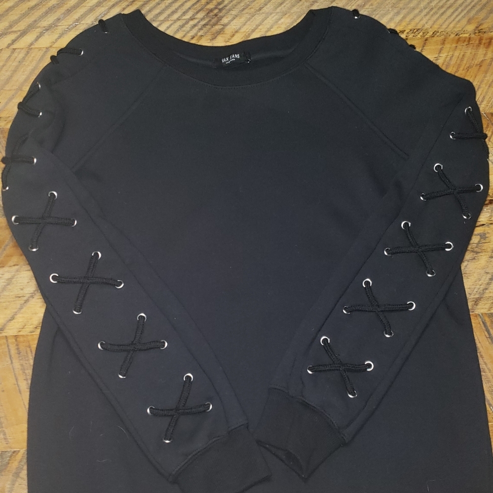 Max Jeans Black/Crew Neck/Corset Sleeve Sweatshirt